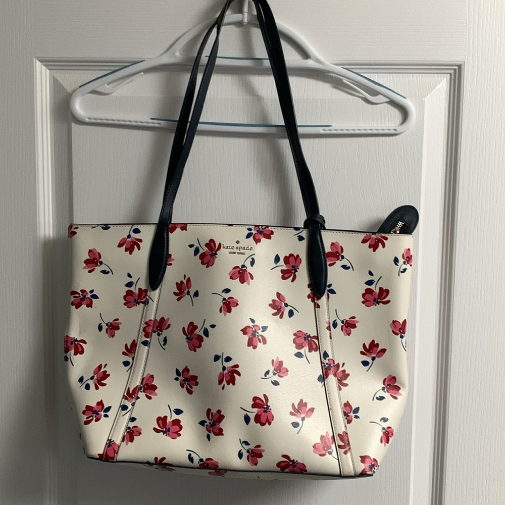 Kate Spade Tote - Picture 2 of 7